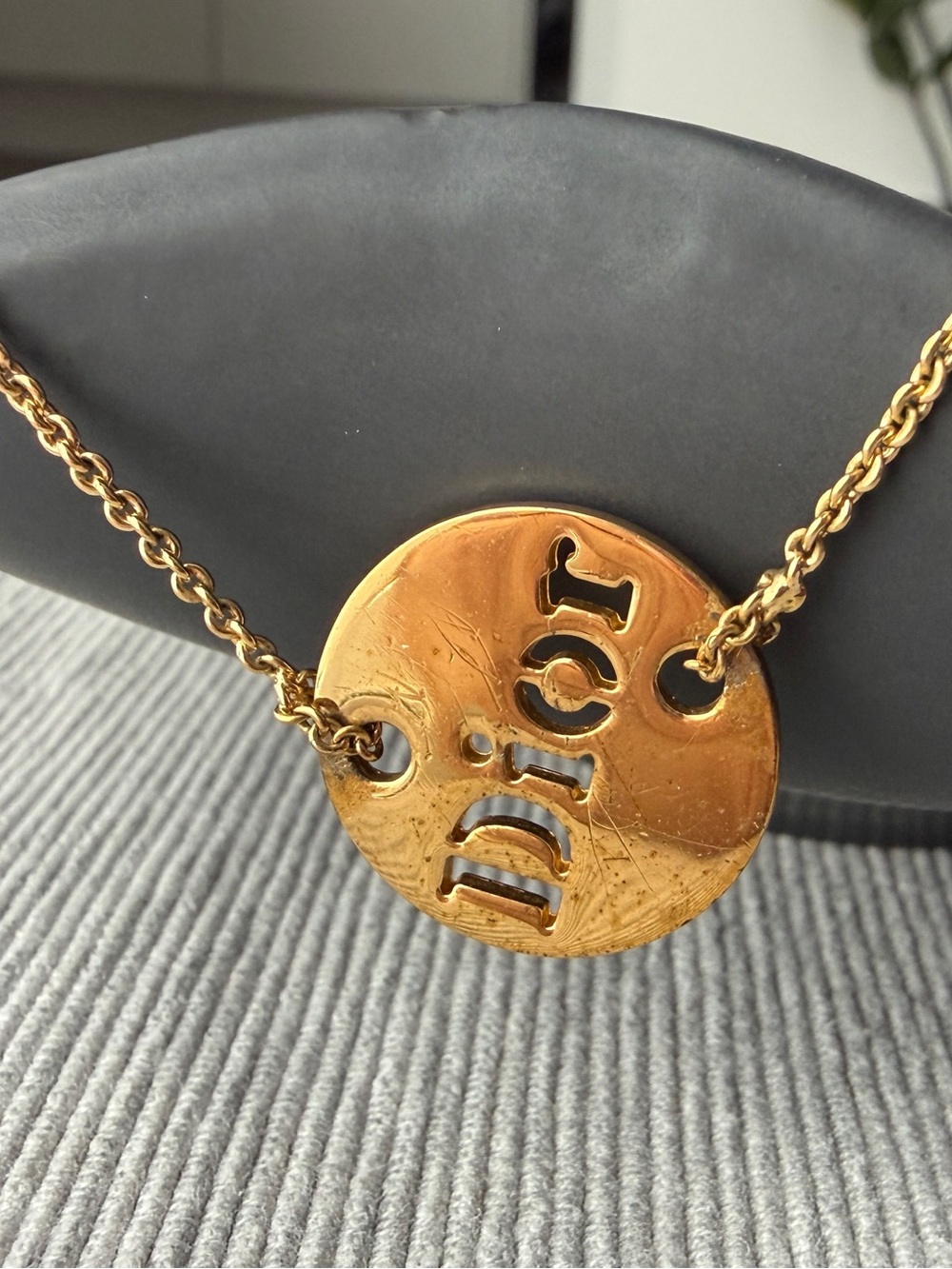 Christian Dior Pre-Owned elegant 
logo pendant necklace